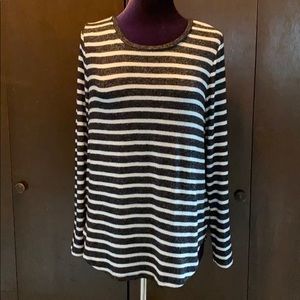 Sweater- long sleeve pull over